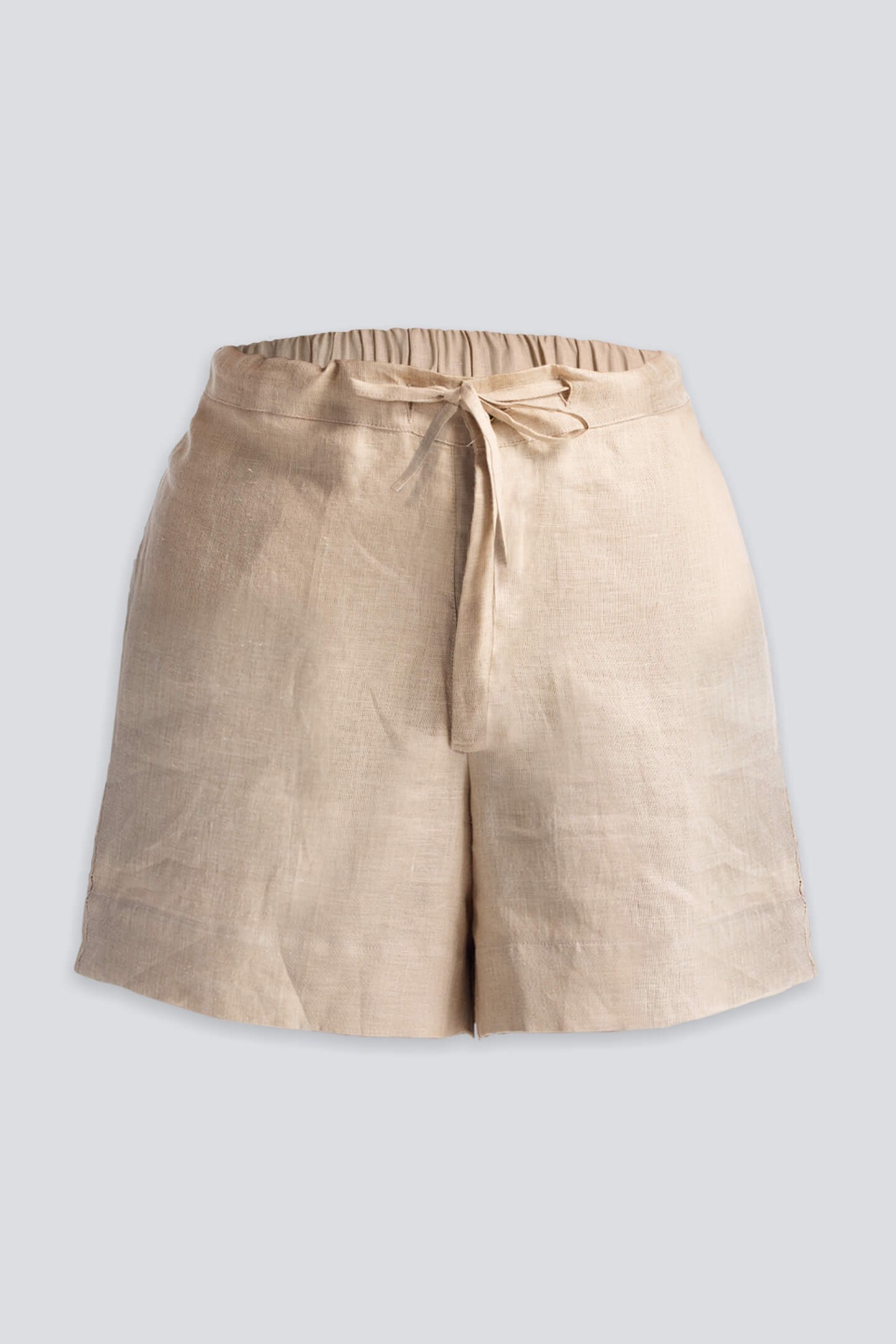 Pantalones cortos con cordón en color beige neutro