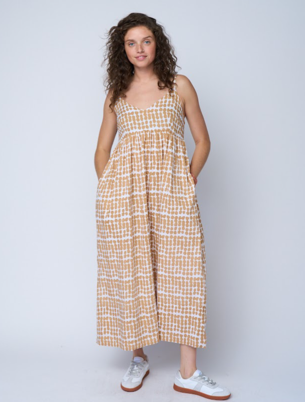 Vestido Hamptons - Arcilla horneada con lunares desordenados