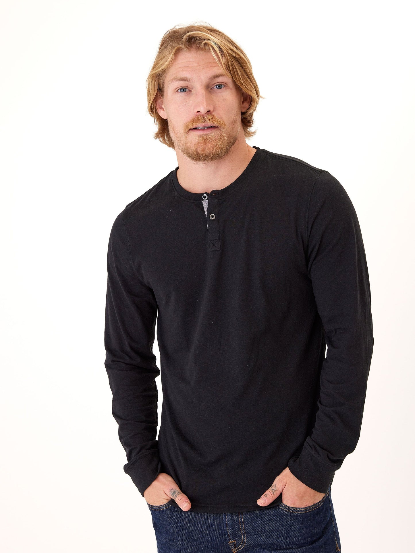 Camiseta Henley de triblend de manga larga Baseline