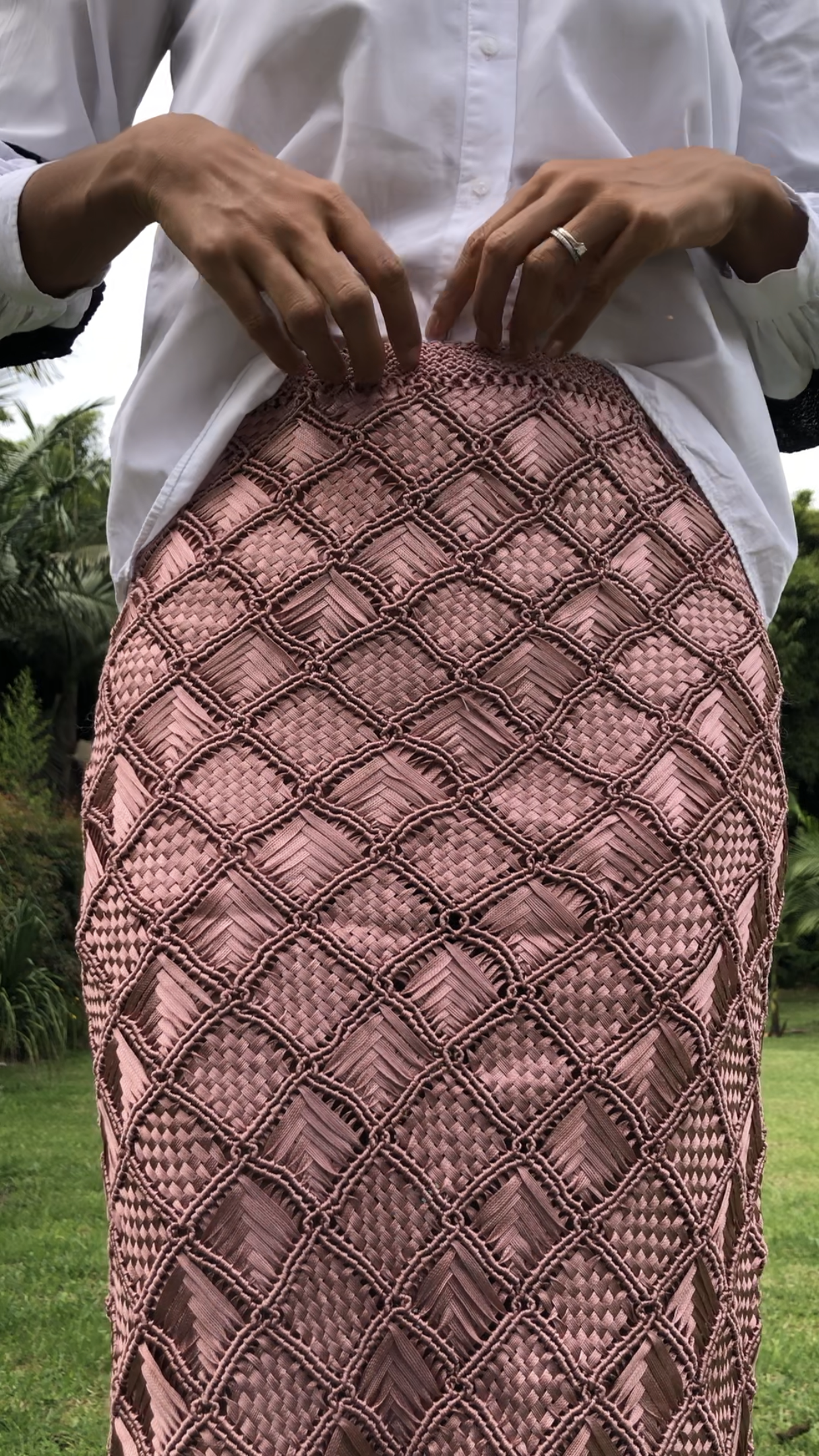 MENEK · Falda de macramé hecha a mano – Lupe