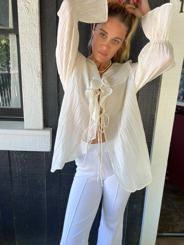 Blusa con volantes color crema/marfil The Lily Top