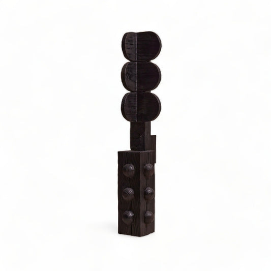 Escultura de madera Jamas de Diego Olivero Studio