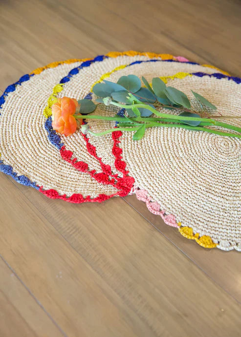Tablero de rafia Aura, mantel individual con bordes coloridos