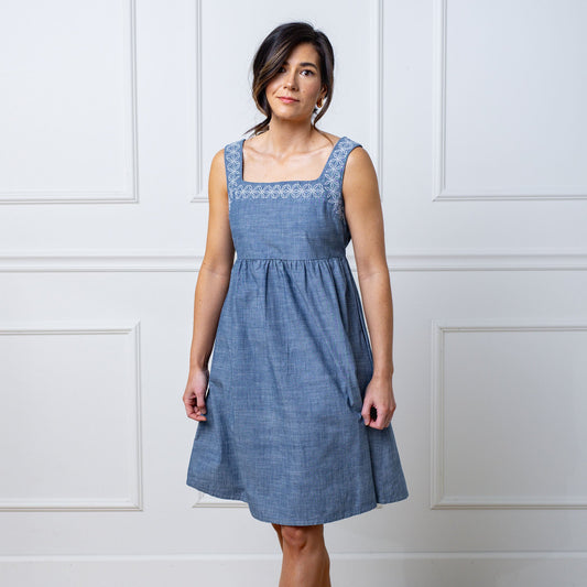 Vestido de cambray orgánico con bordado