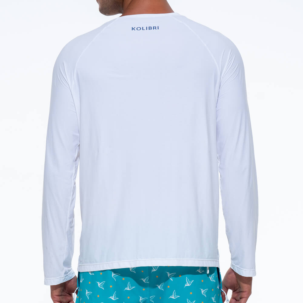 Camiseta blanca de manga larga con protección UV
