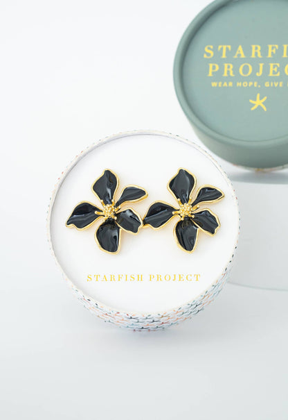 Aretes Bloom en Negro Medianoche