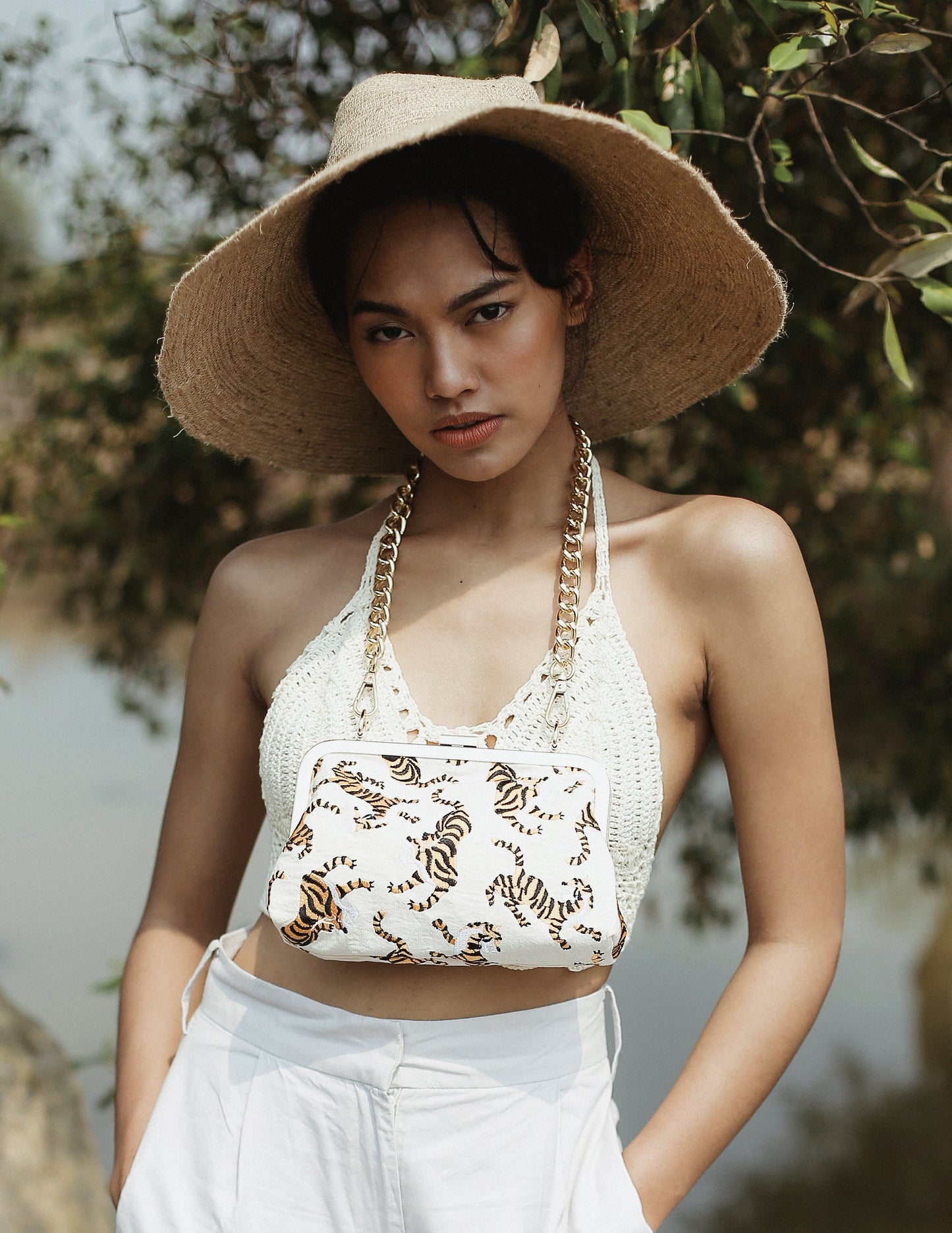 Clutch Tigre de Sumatra, en blanco marfil
