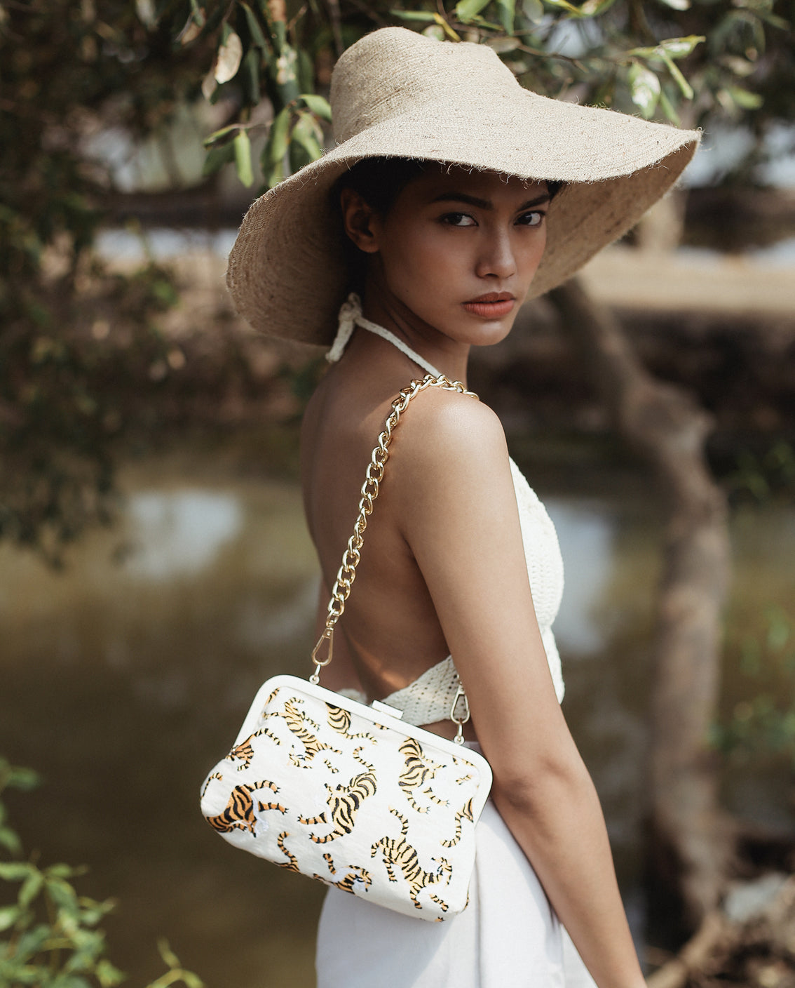 Clutch Tigre de Sumatra, en blanco marfil