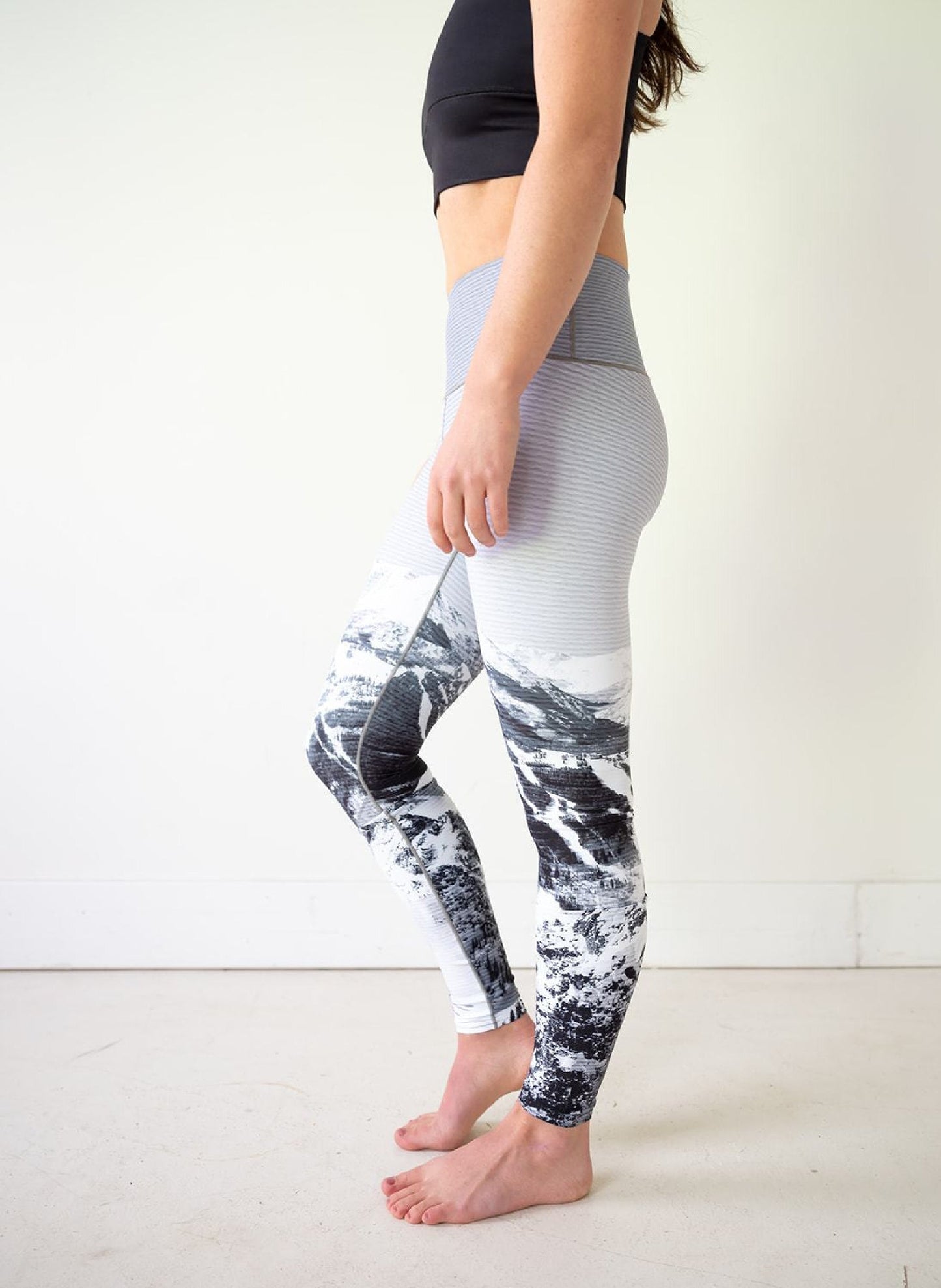 Yoga Pants Black & White Ski Hill