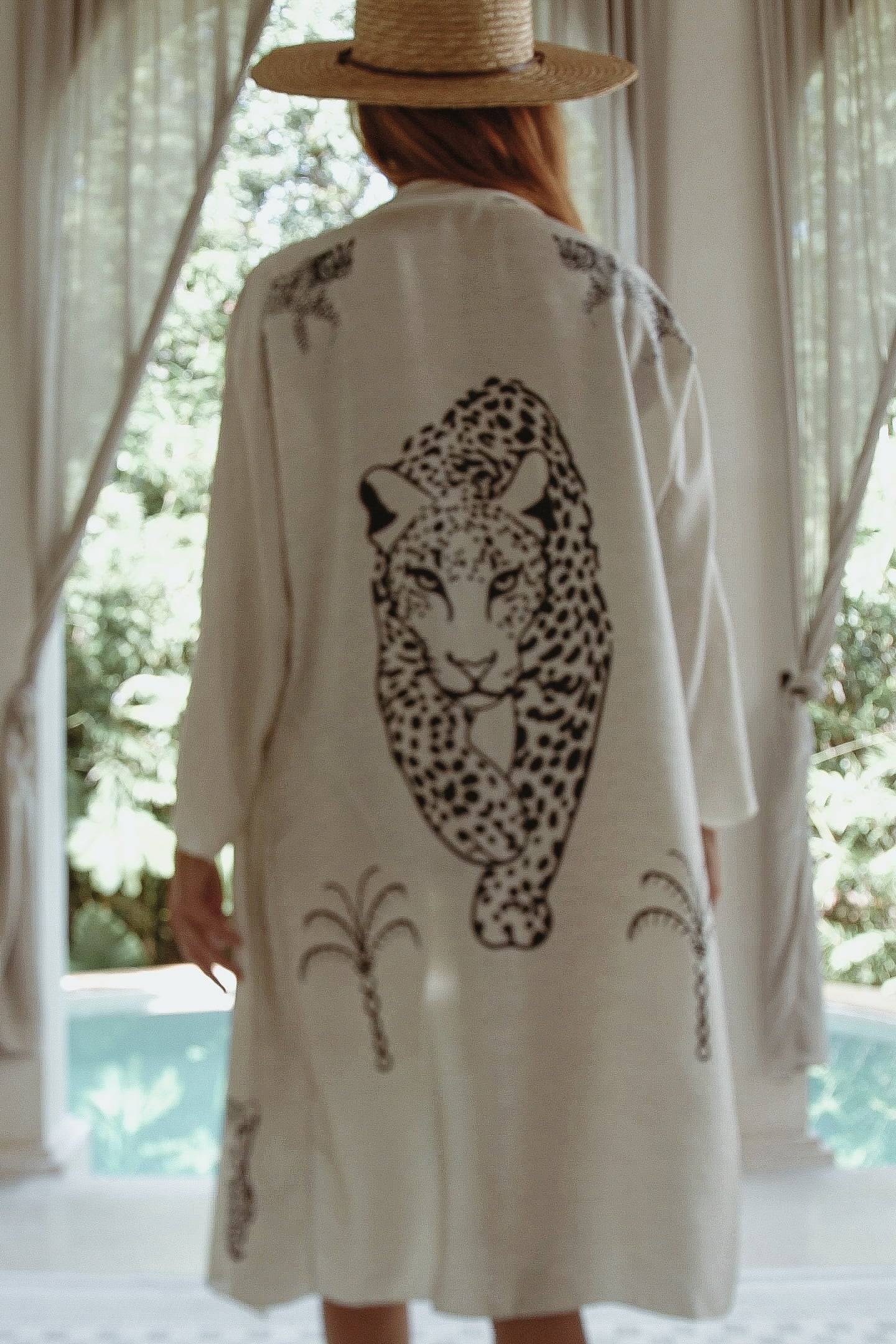 El kimono Jaguar de la túnica real 
