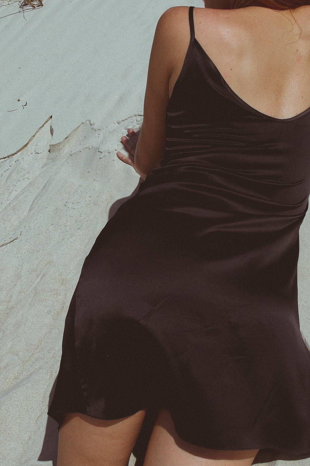 Vestido de seda Vela en negro azabache