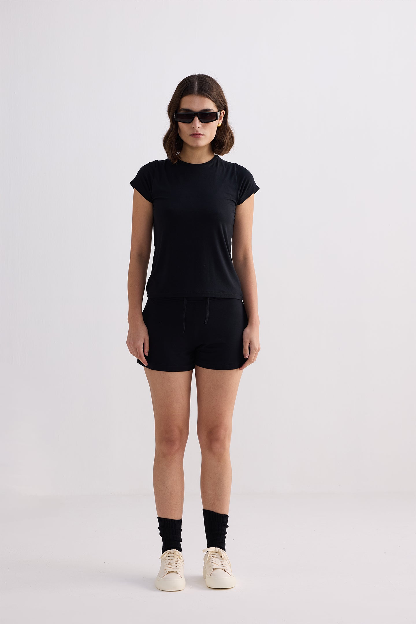 Conjunto de camiseta de manga corta Essential en negro