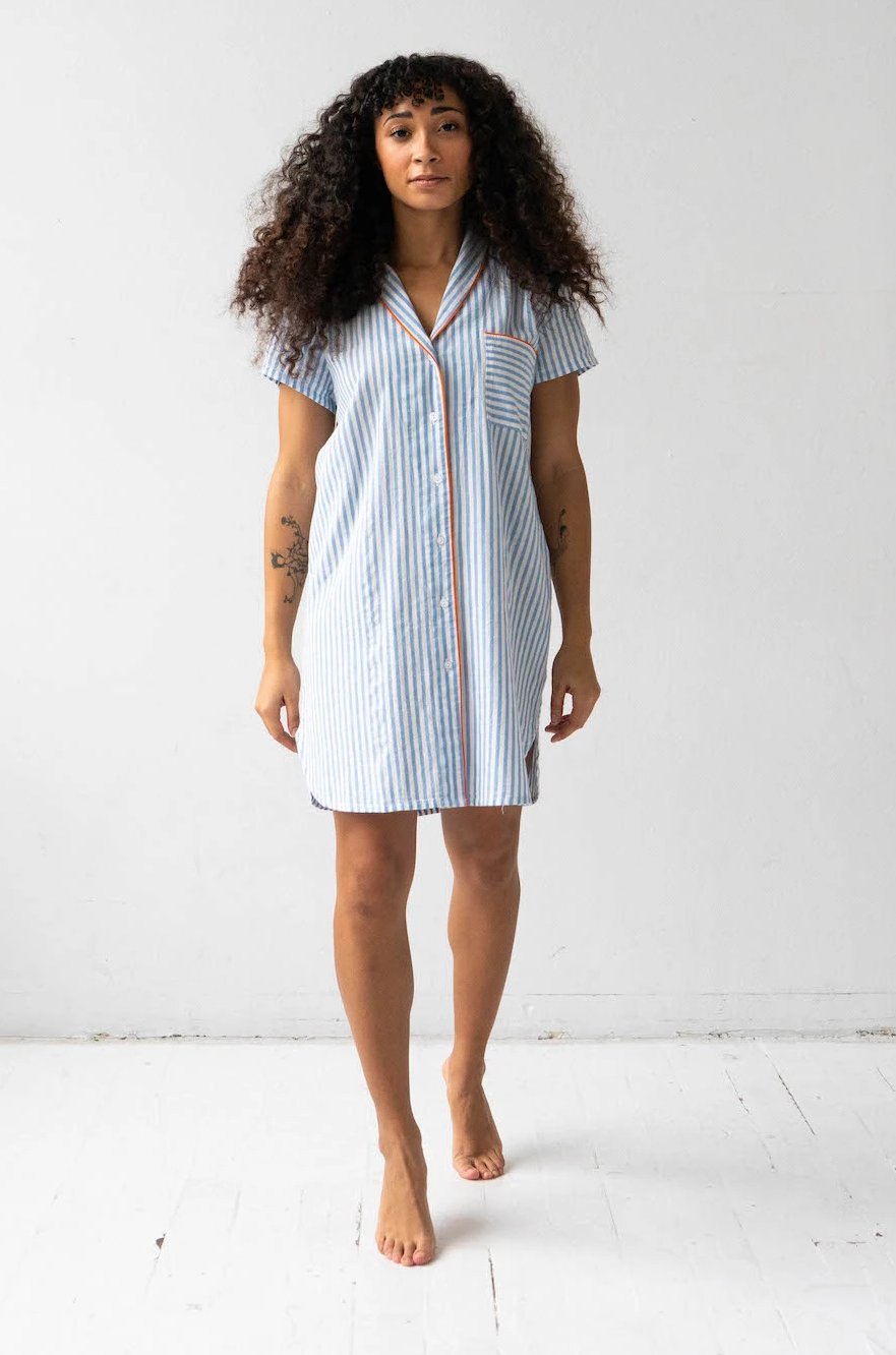 Camisa boyfriend a rayas con cuello chal