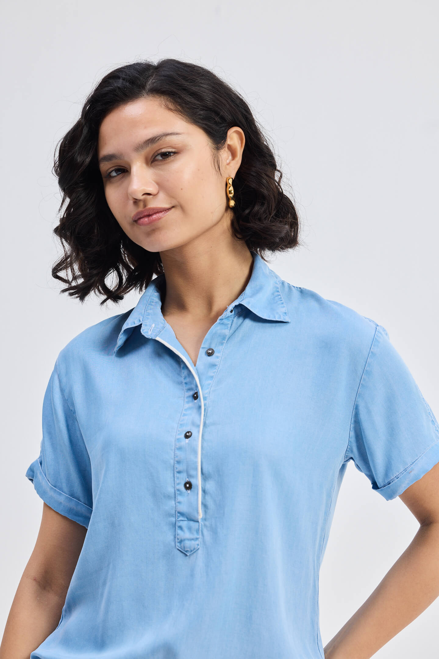 Vestido Camisero Vaquero con Cordón Ajustable y Botones Delanteros en Azul