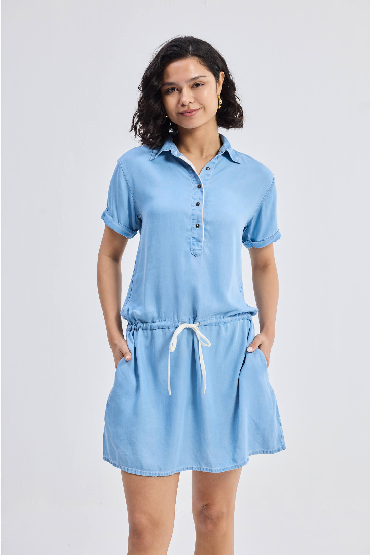 Vestido Camisero Vaquero con Cordón Ajustable y Botones Delanteros en Azul
