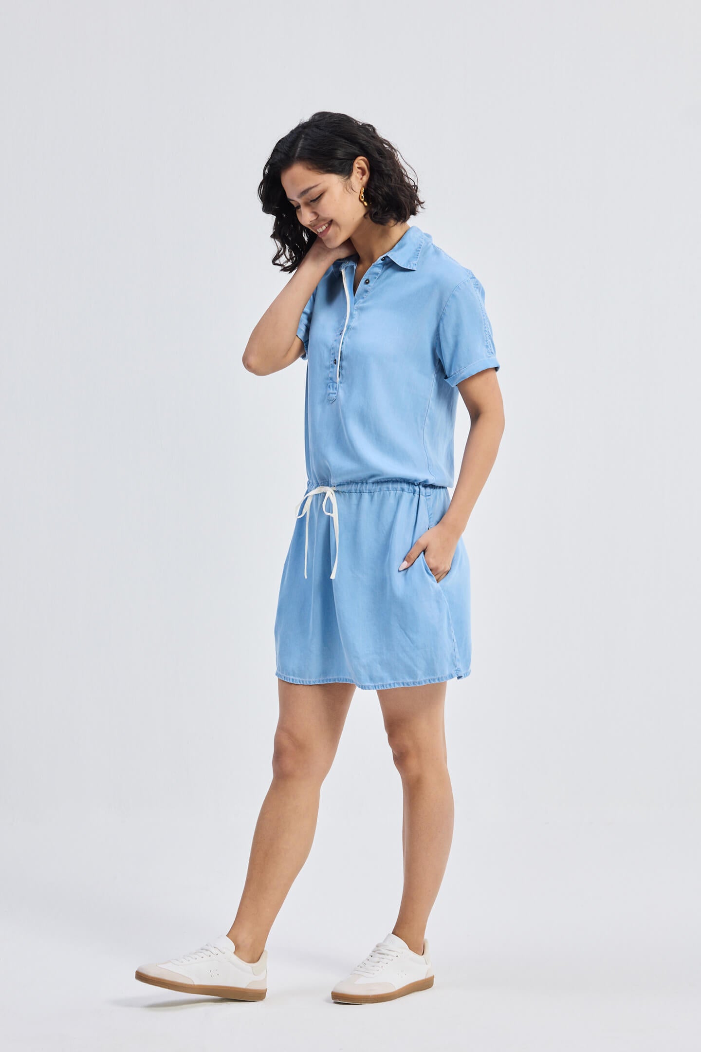 Vestido Camisero Vaquero con Cordón Ajustable y Botones Delanteros en Azul