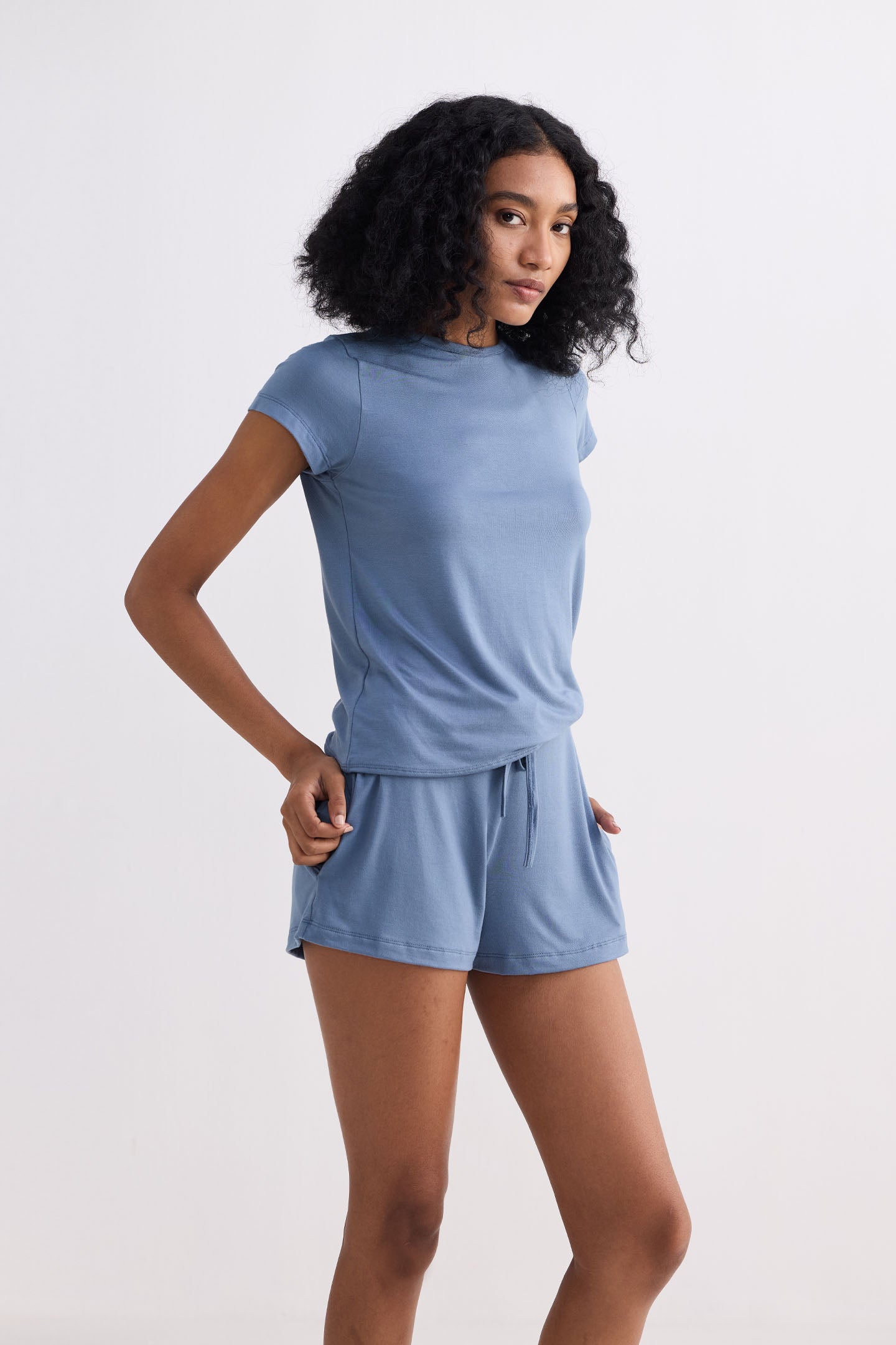 Shorts esenciales de punto en azul