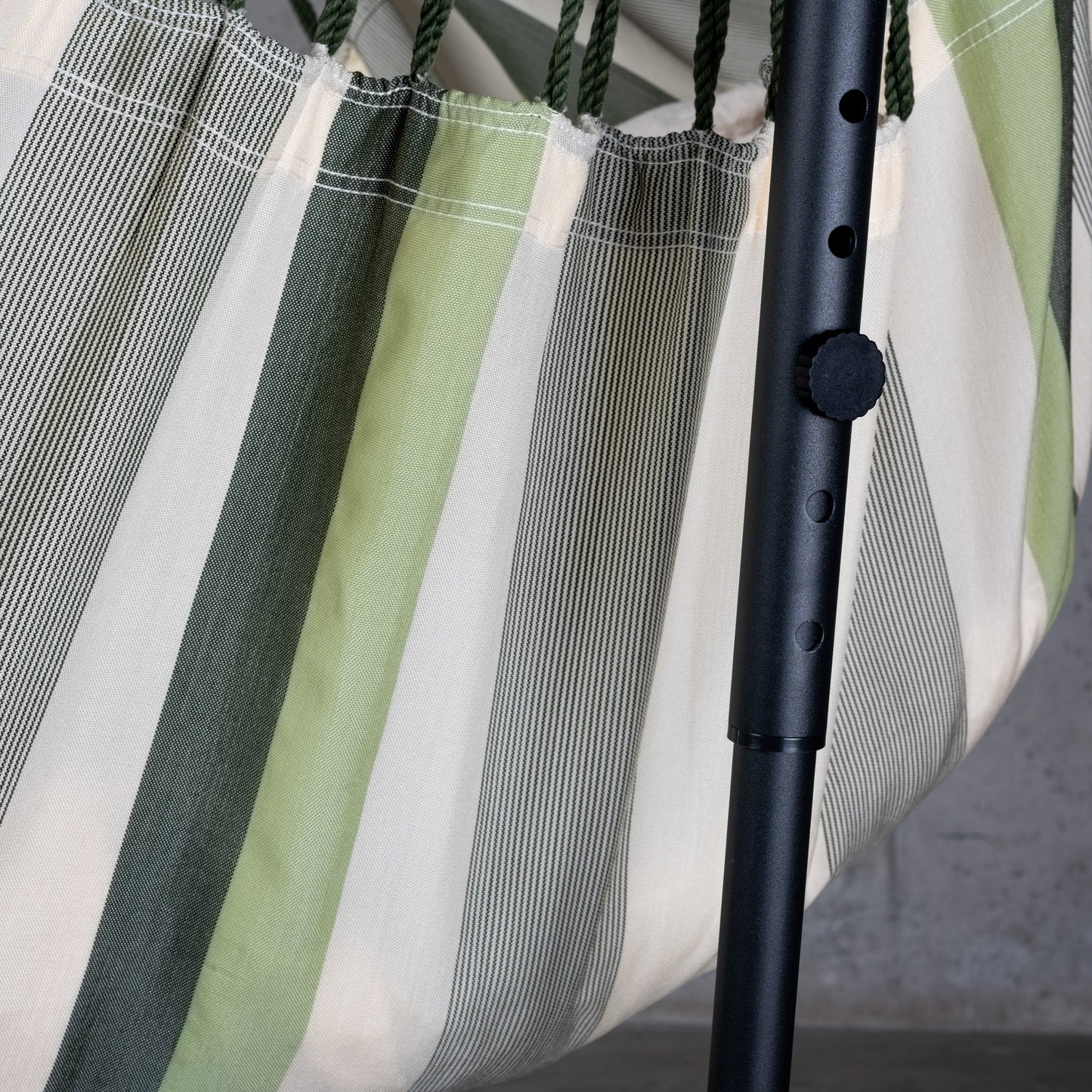 Silla colgante Fiji Outdoor de cedro – Confort resistente a la intemperie con soporte de acero galvanizado