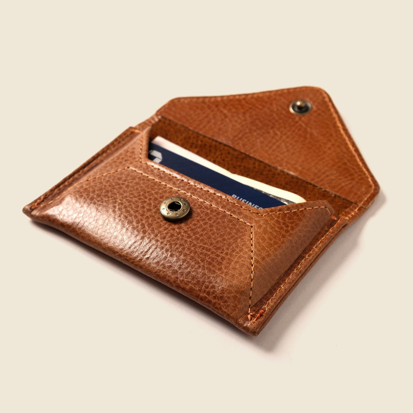 Mini cartera tipo sobre con protección RFID - Caramelo