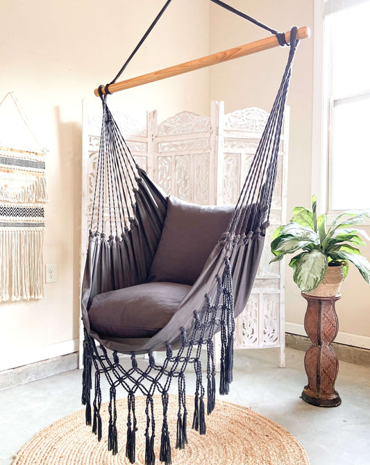 Silla hamaca colgante de macramé estilo boho gris | SERENA