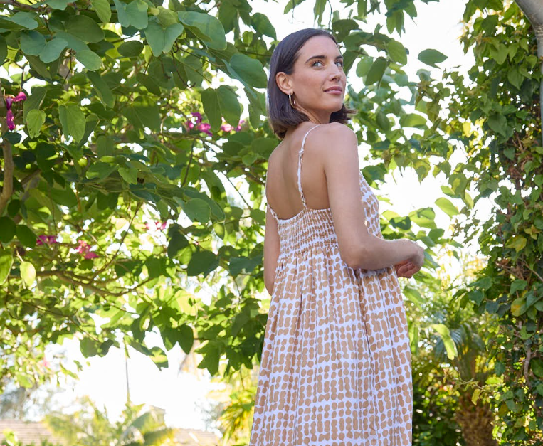 Vestido Hamptons - Arcilla horneada con lunares desordenados