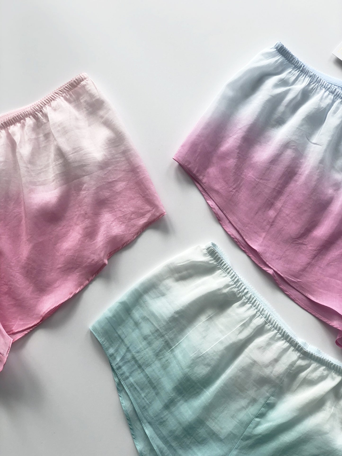 Shorts transparentes con degradado
