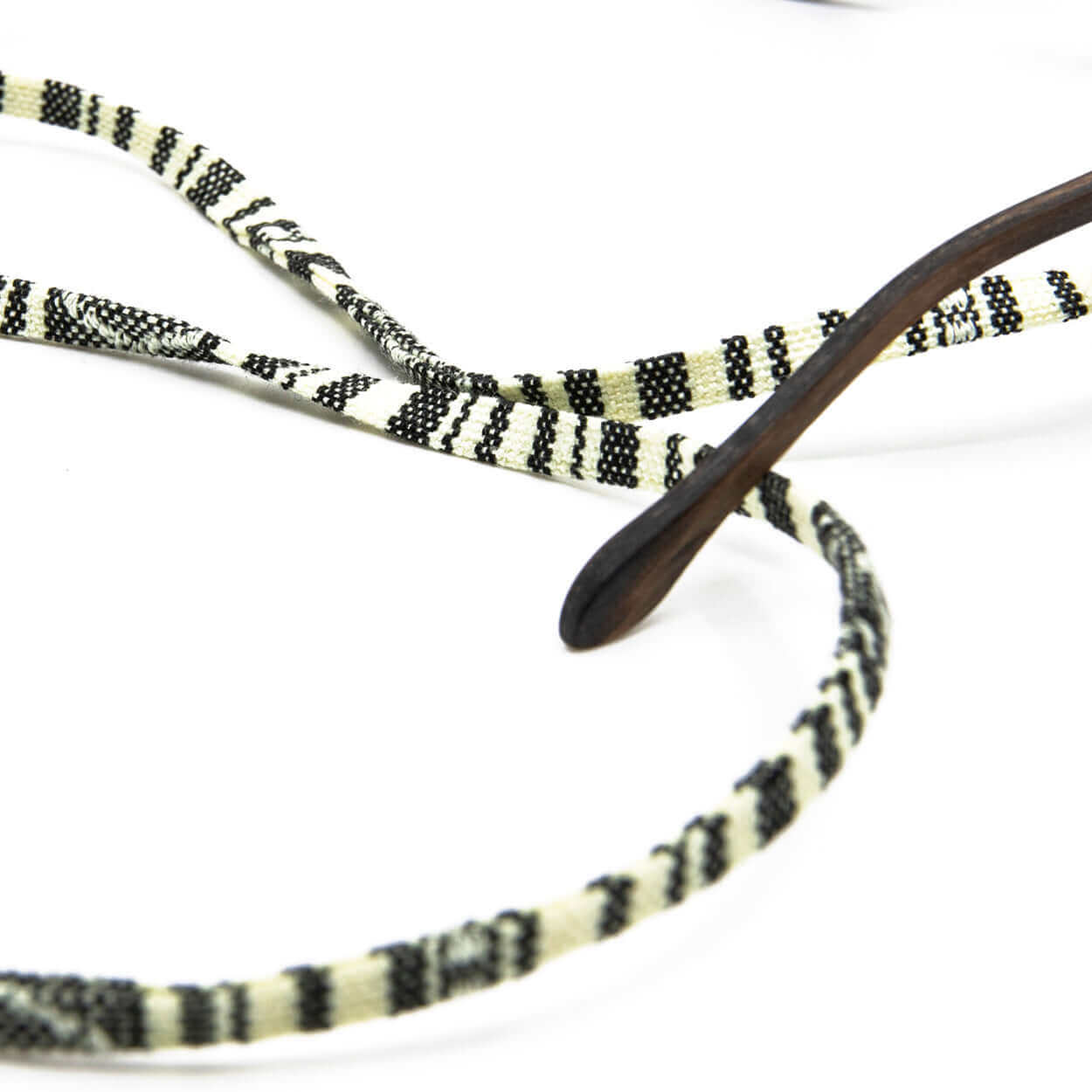 Correa para gafas de sol estilo bohemio en blanco y negro