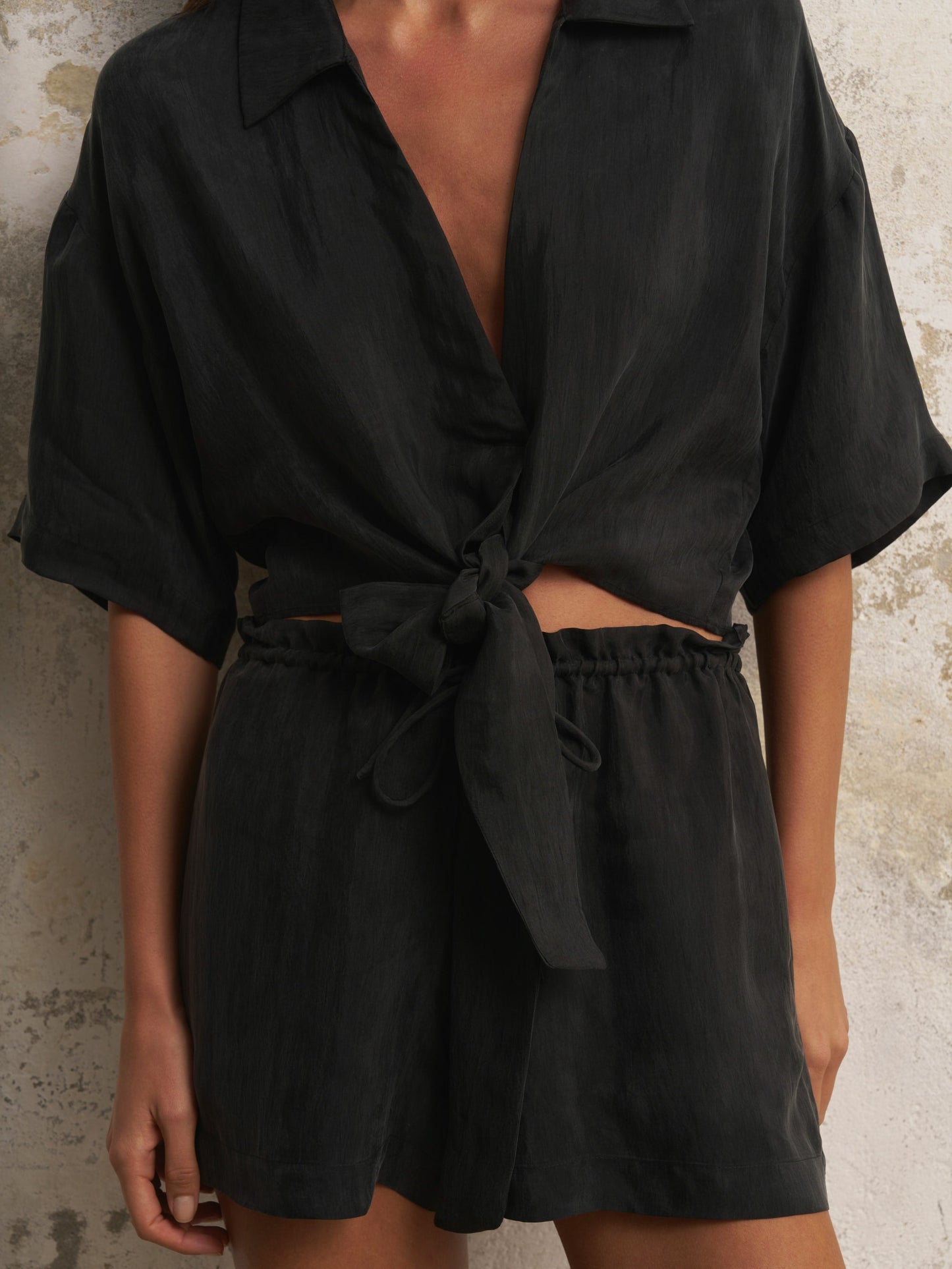 Pantalón Corto con Cordón Ajustable Lucid Flow - Negro