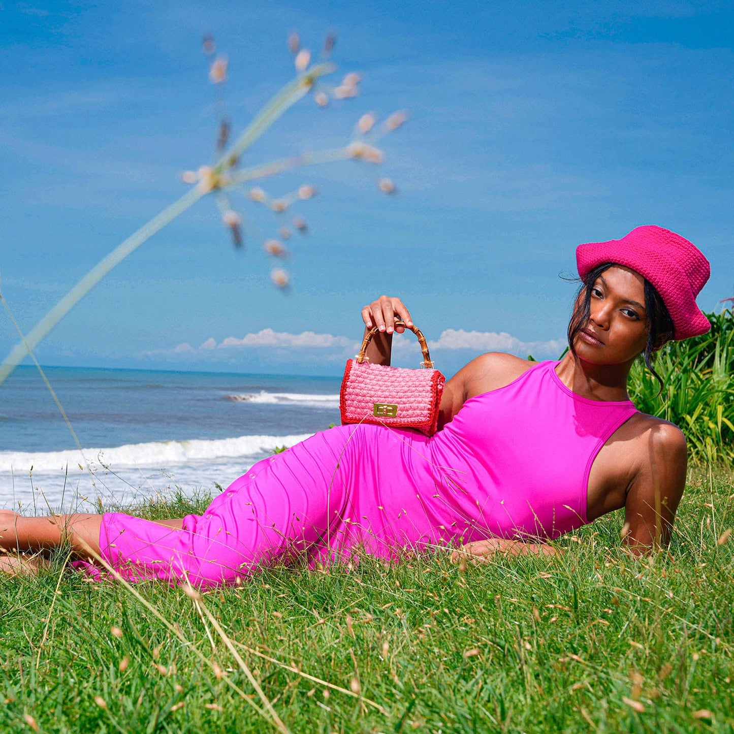 Vestido midi reciclado OLA en rosa pitahaya