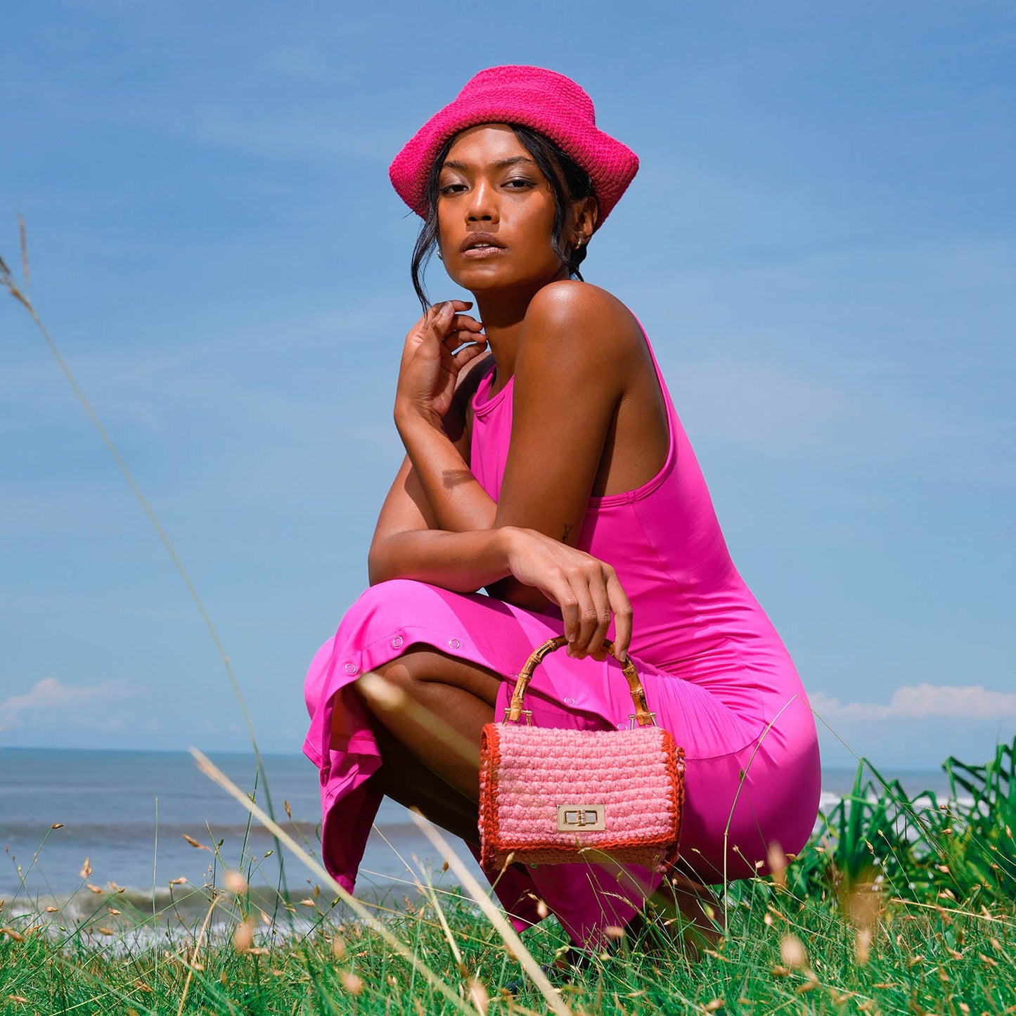 Vestido midi reciclado OLA en rosa pitahaya