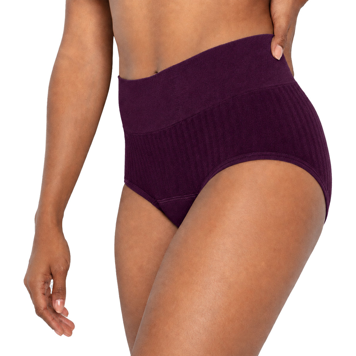 La braga de cintura alta para la regla, confeccionada con tejido SportyStretch™, para flujos abundantes.