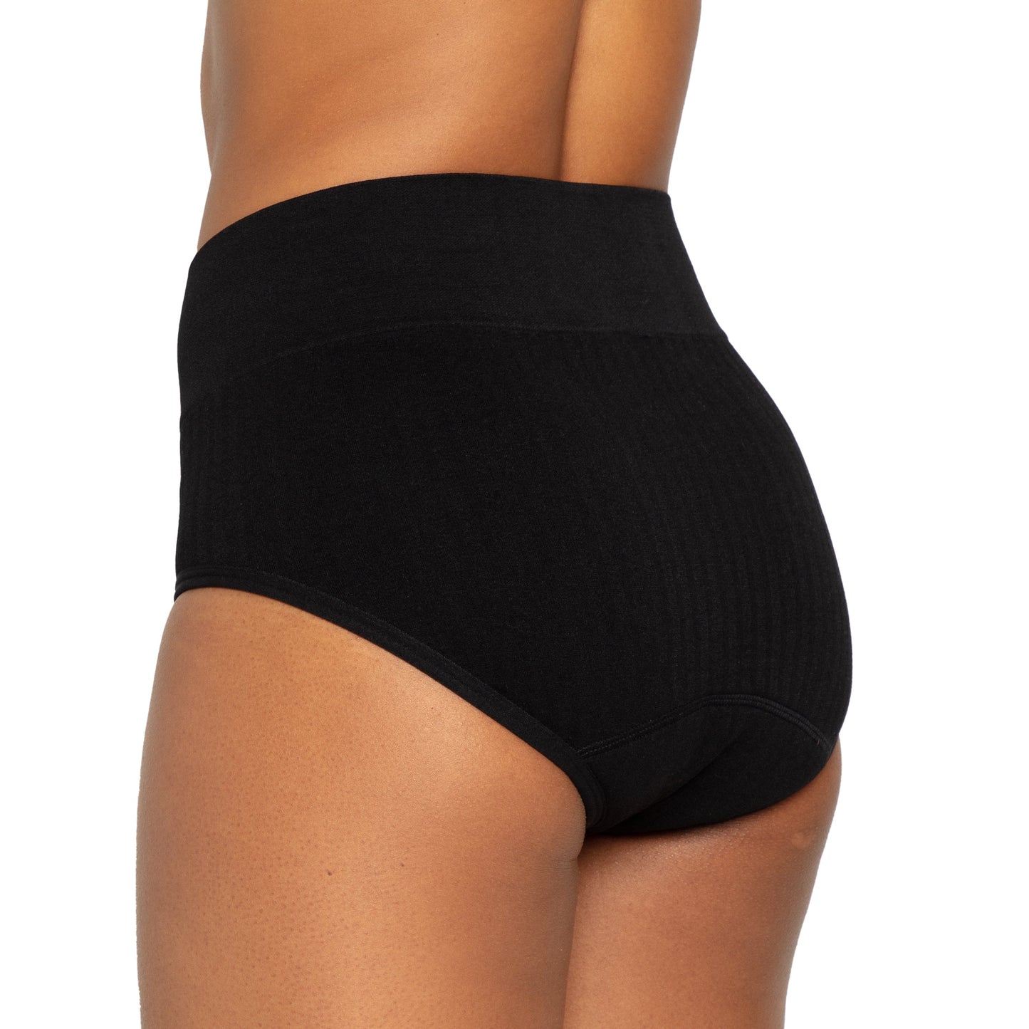 La braga de cintura alta para la regla, confeccionada con tejido SportyStretch™, para flujos abundantes.