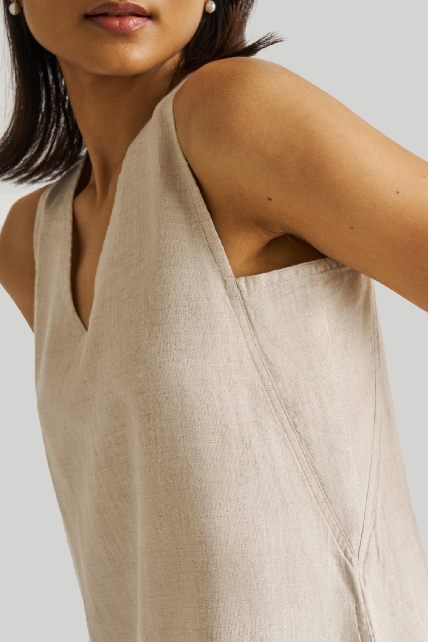 Vestido Reading Tea Leaves en color crudo