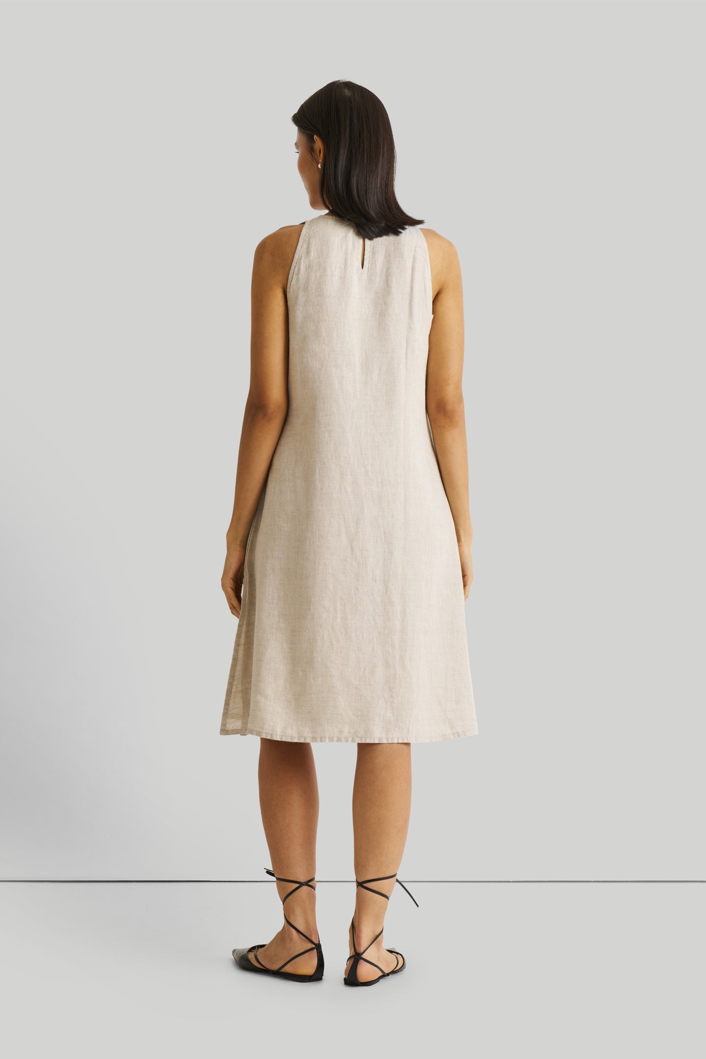 Vestido Reading Tea Leaves en color crudo