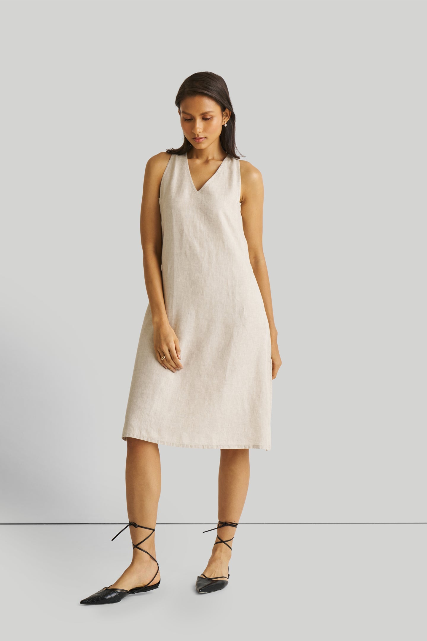 Vestido Reading Tea Leaves en color crudo