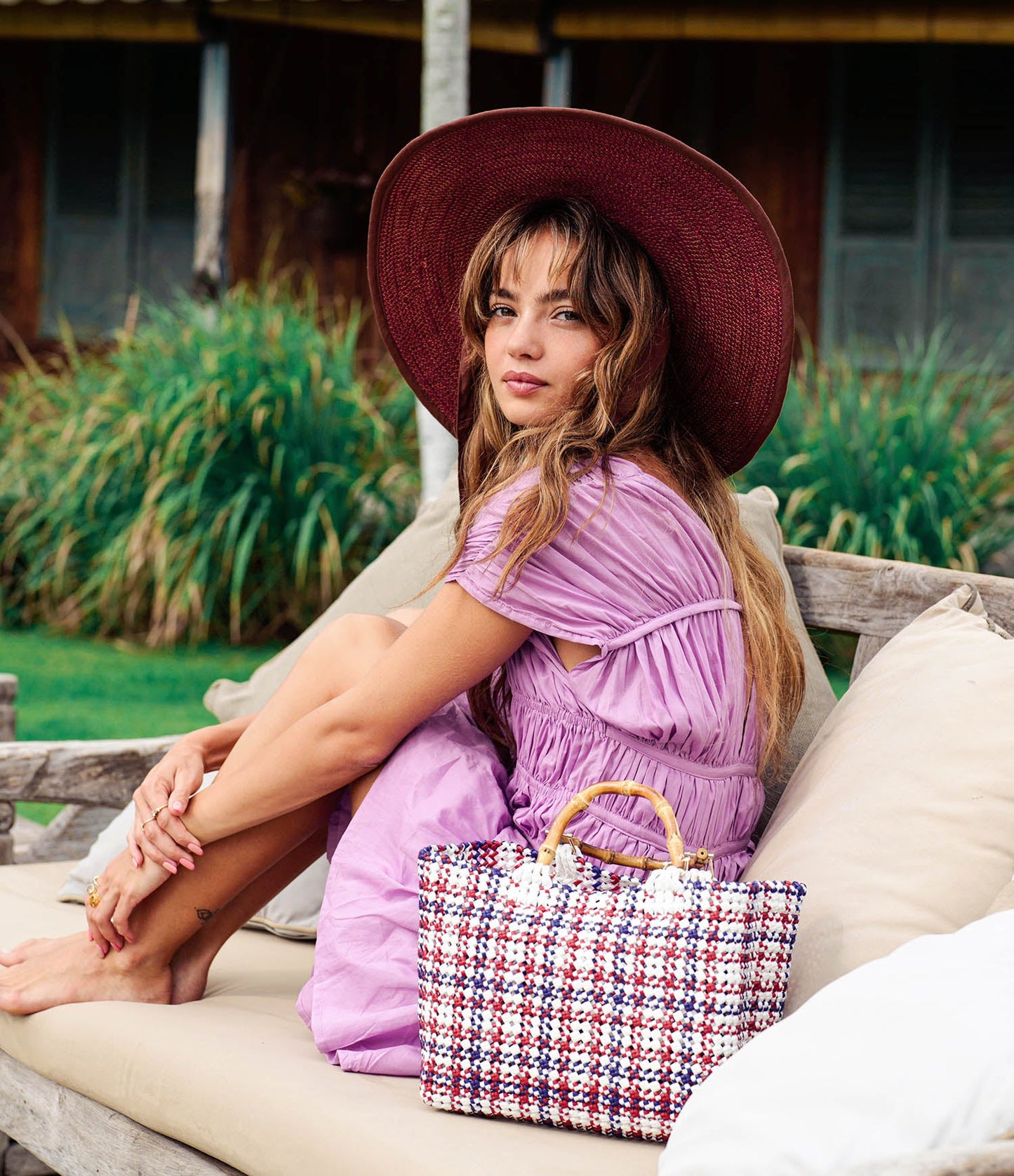Vestido mini con volantes SRIKANDI en morado claro