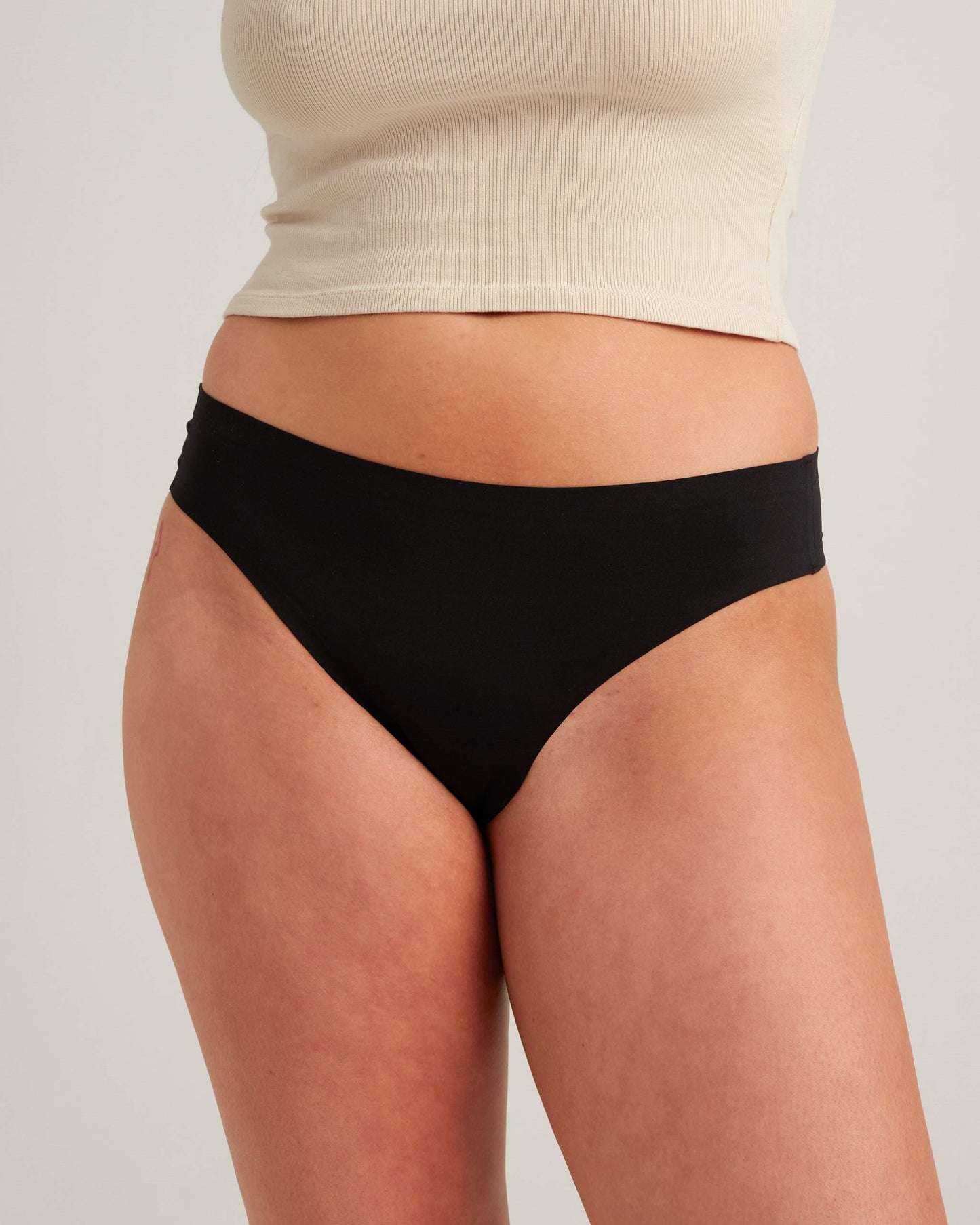 Tanga sin costuras a prueba de fugas