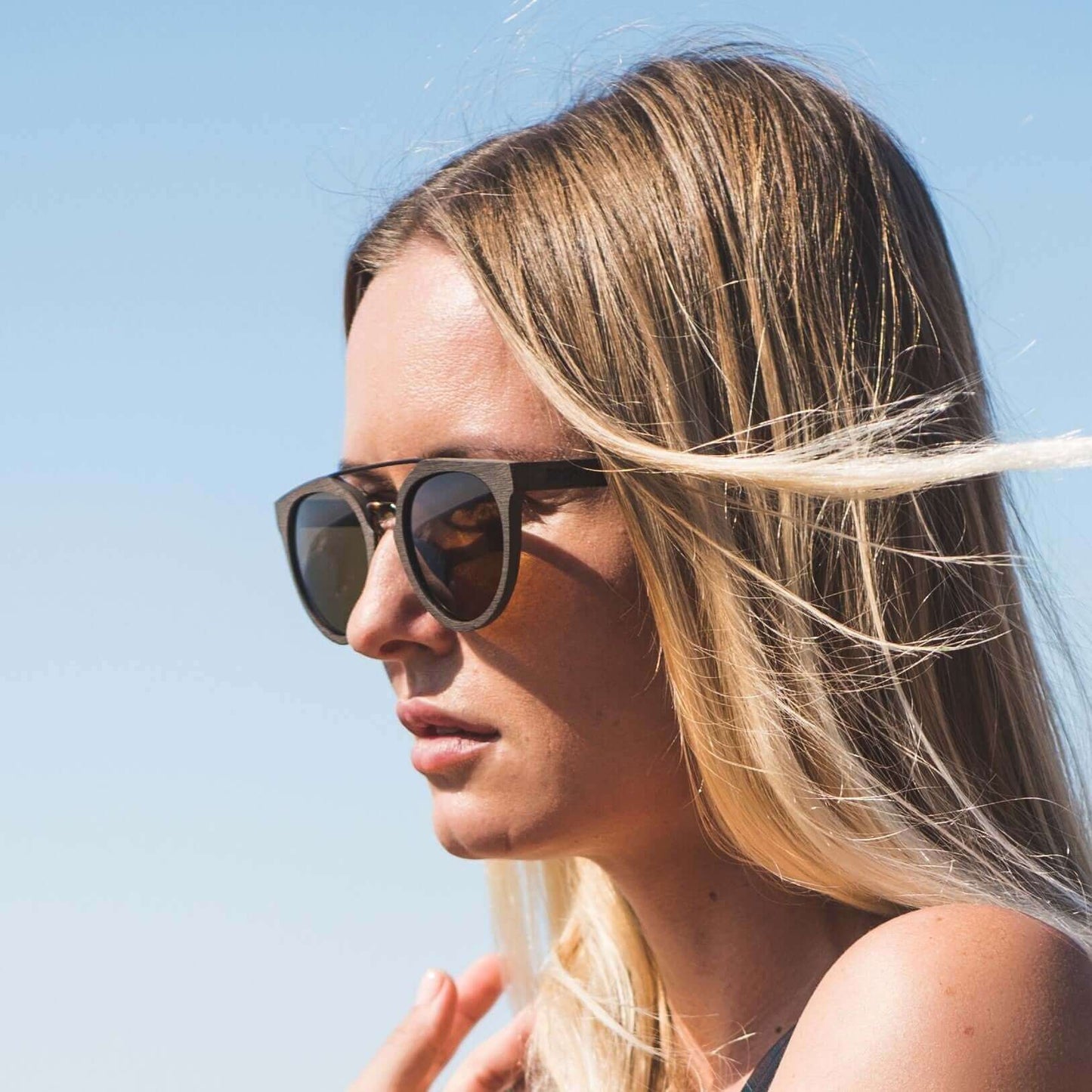 Las gafas de sol de madera Shiva