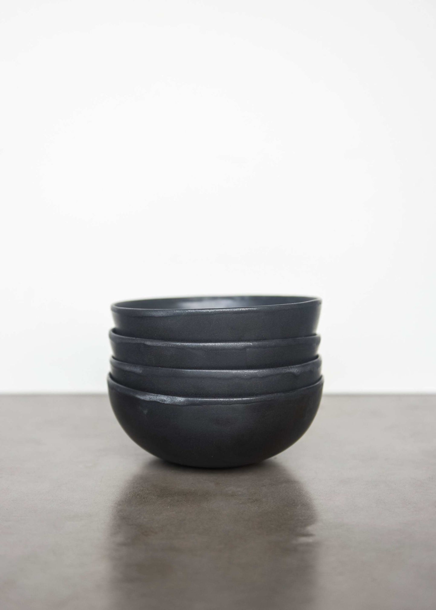 Cuenco de gres negro mate