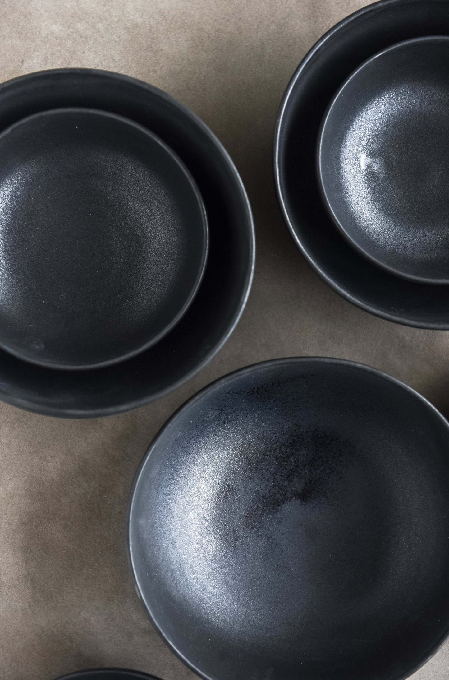 Cuenco de gres negro mate