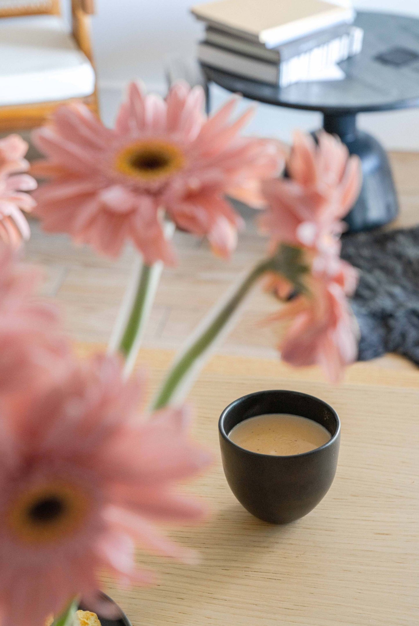 Taza de café hecha a mano - Gres negro mate