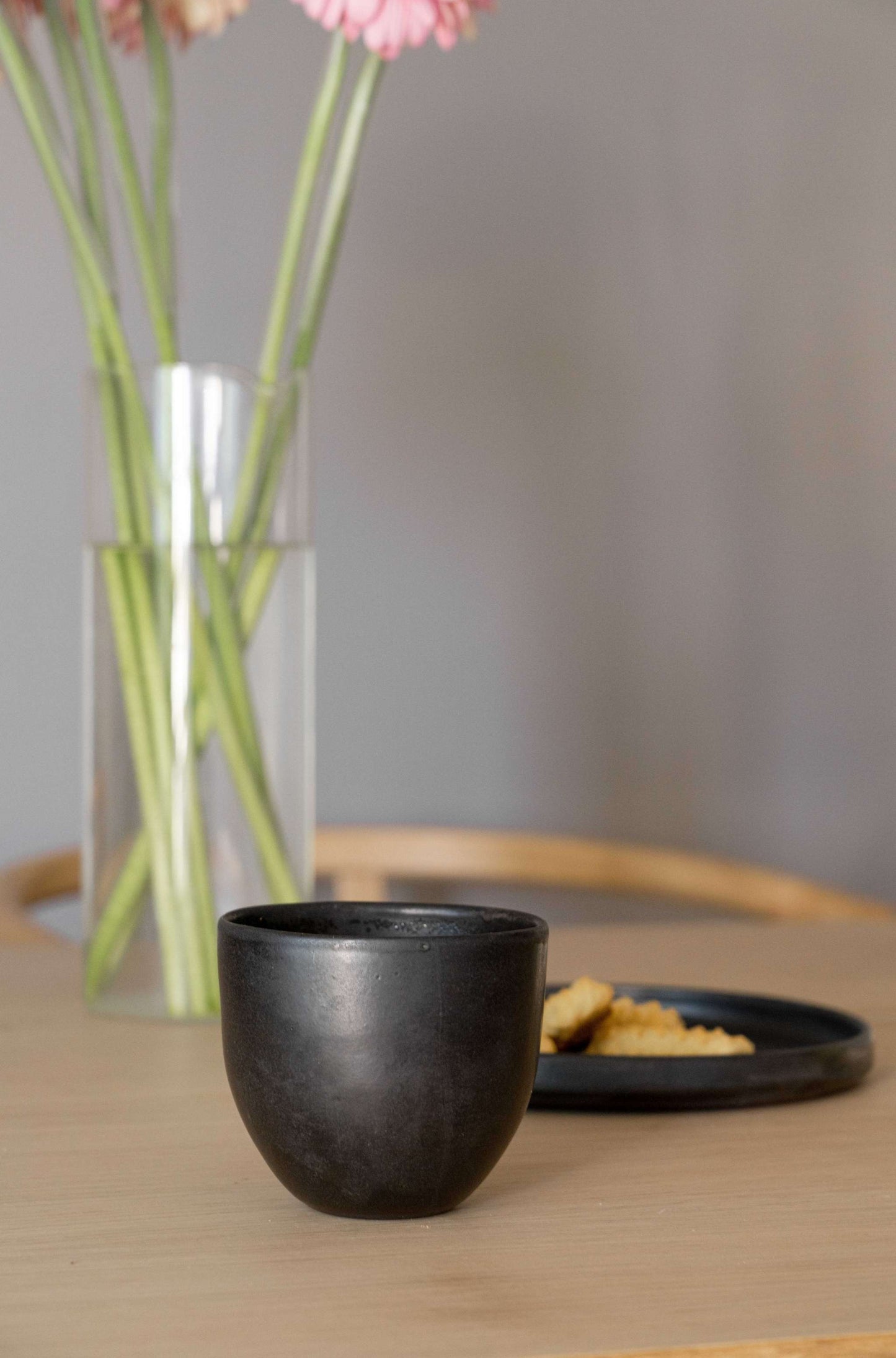 Taza de café hecha a mano - Gres negro mate