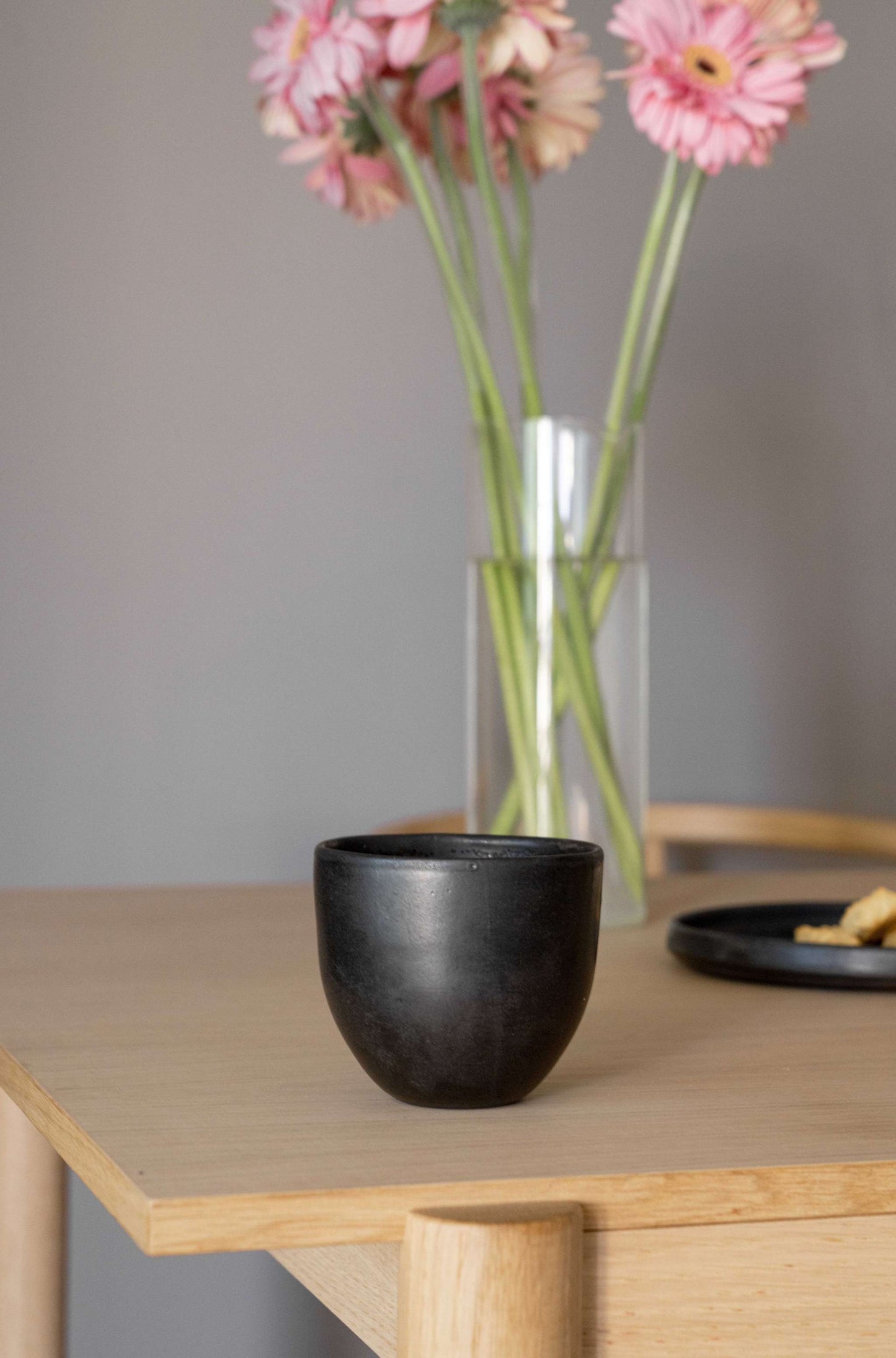 Taza de café hecha a mano - Gres negro mate