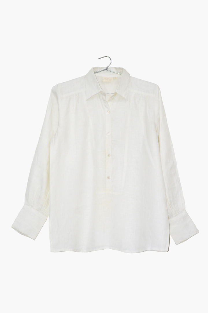 Camisa de verano en color blanco roto