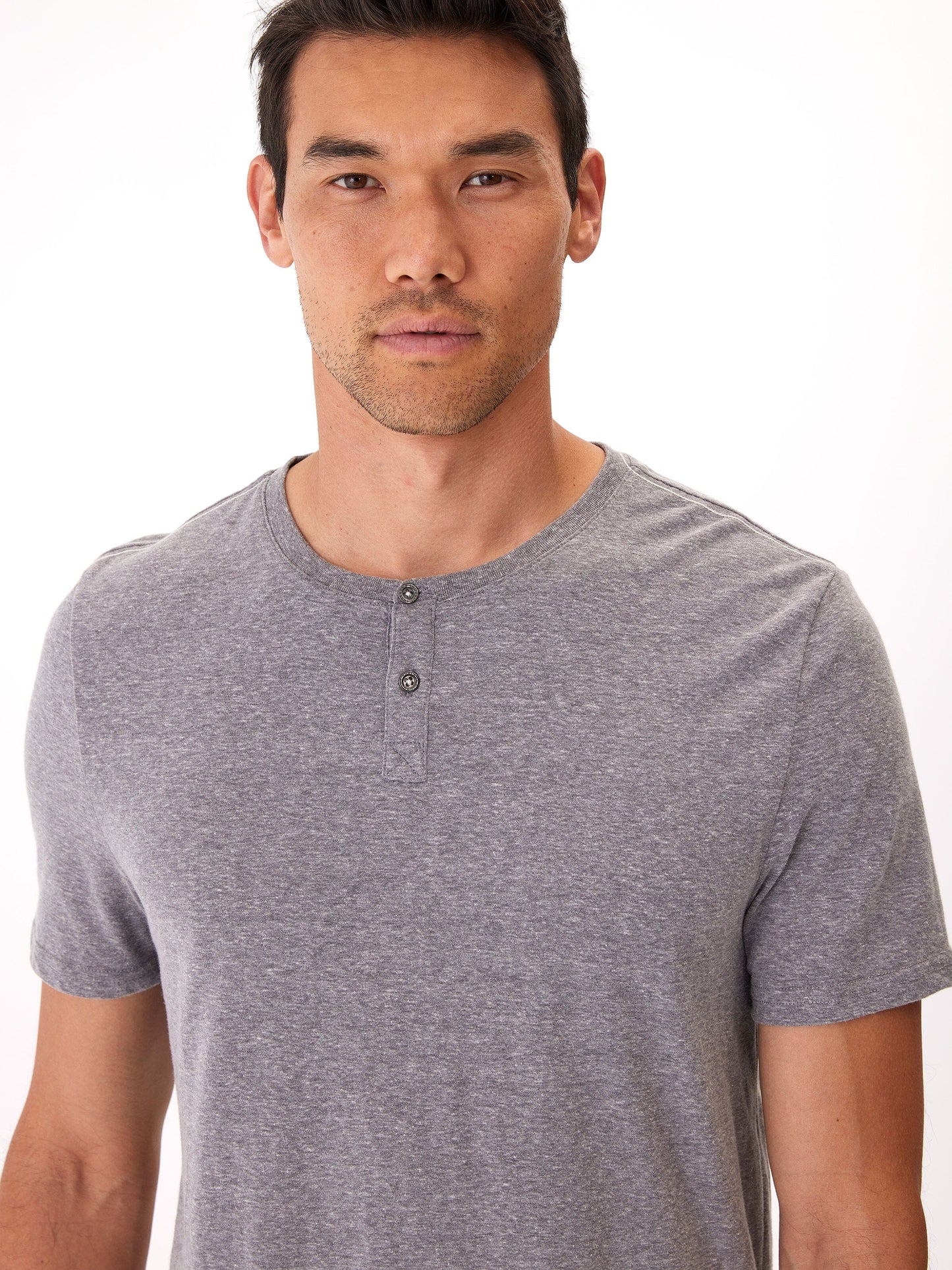 Camiseta Henley de triblend de manga corta Baseline