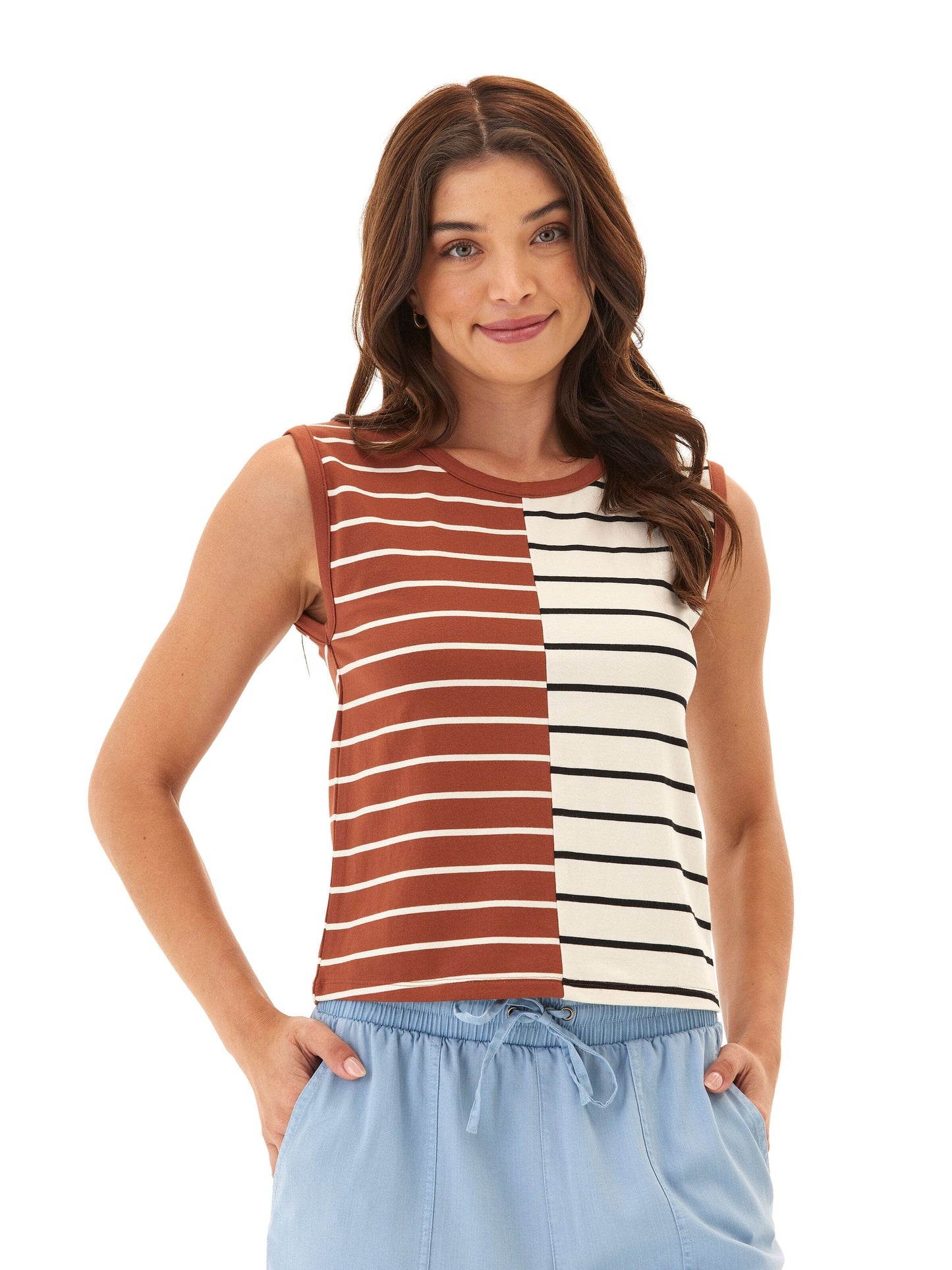 Camiseta sin mangas de jersey ecológico con rayas caribeñas de Emilia