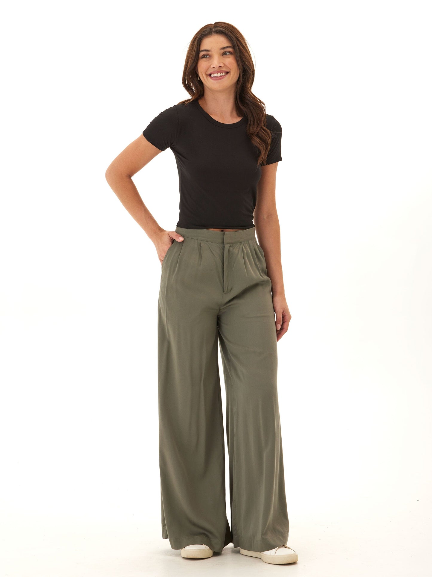 Pantalón ancho plisado tejido EcoVero de Samirah