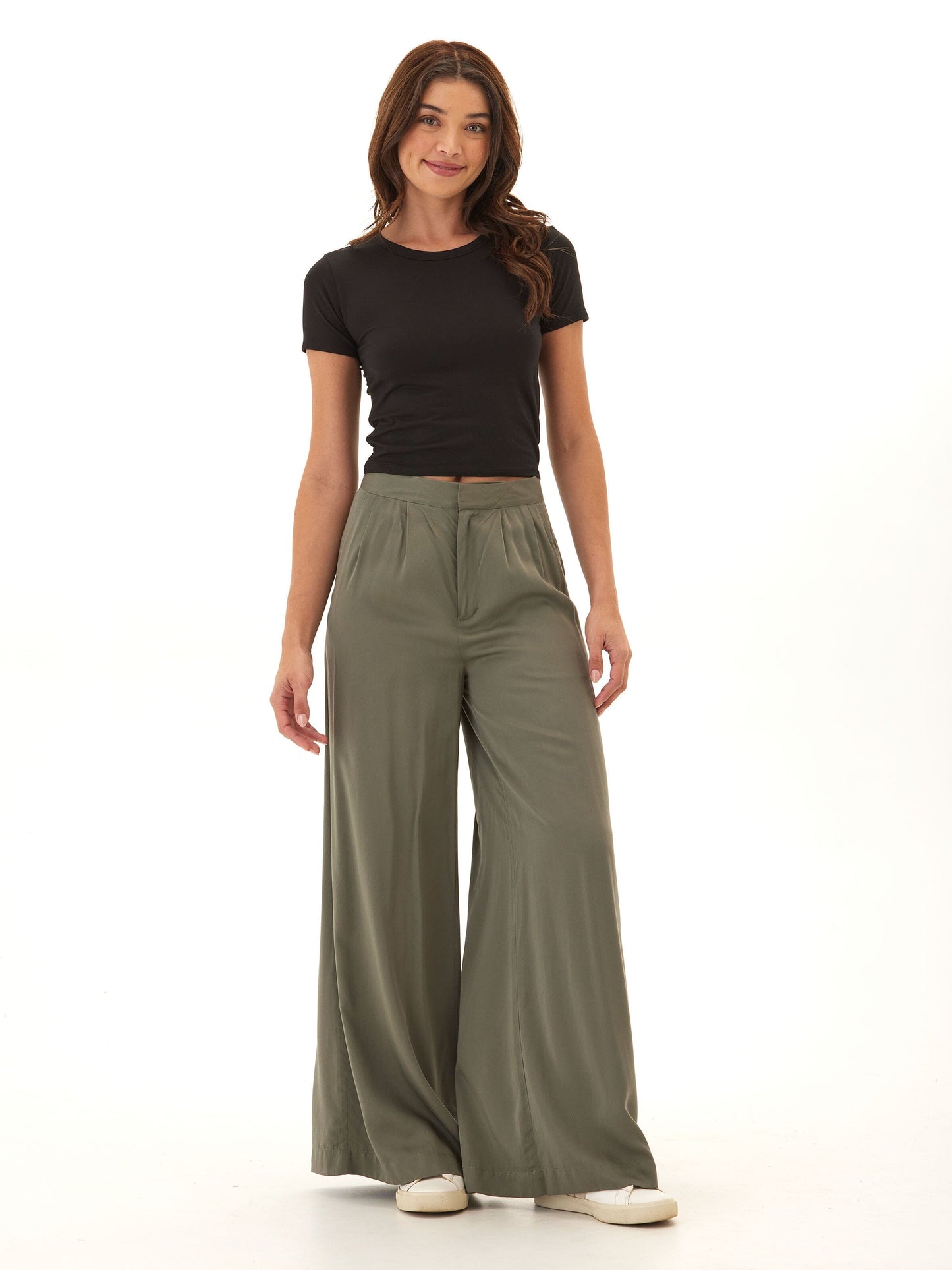 Pantalón ancho plisado tejido EcoVero de Samirah