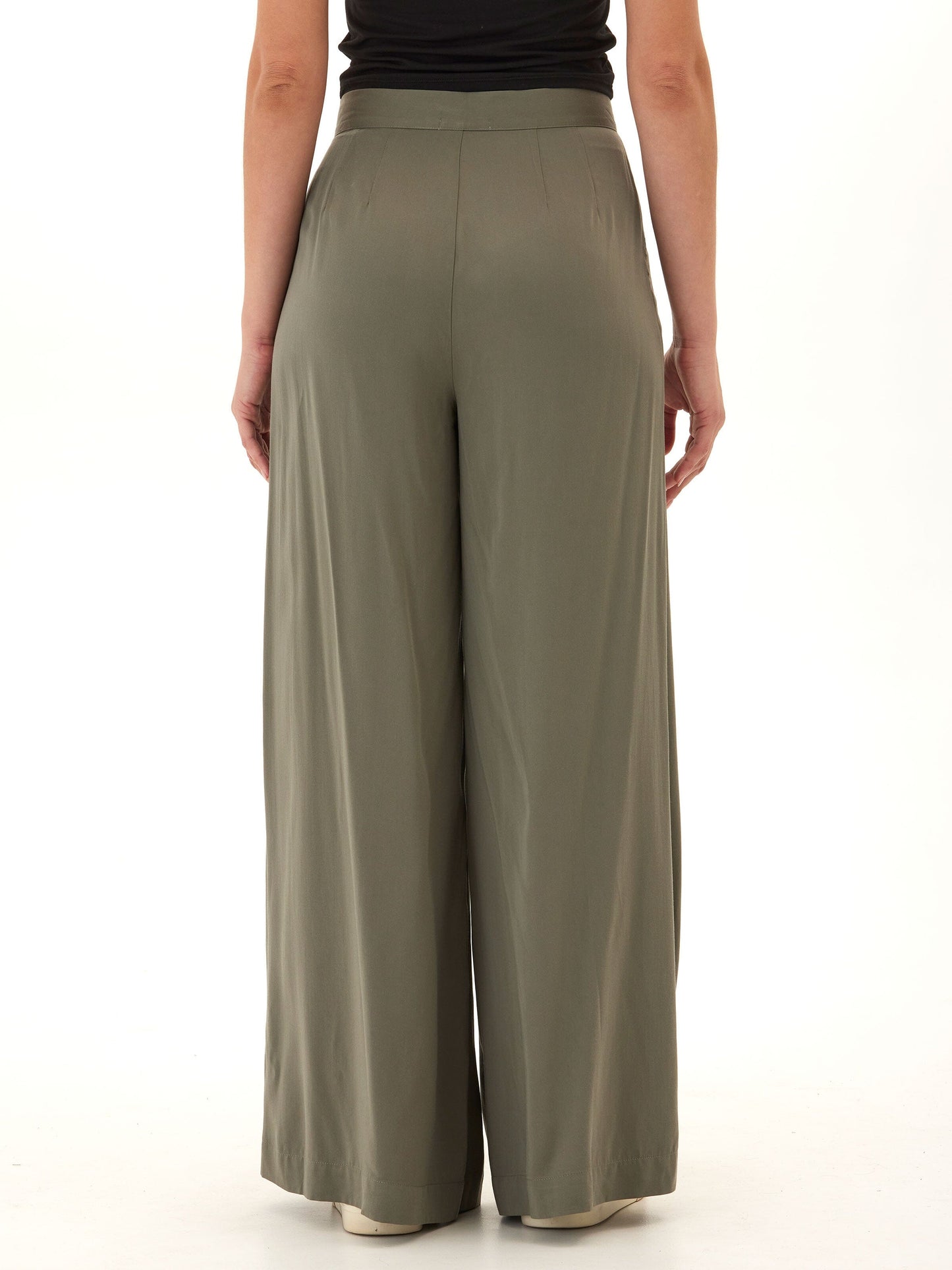 Pantalón ancho plisado tejido EcoVero de Samirah