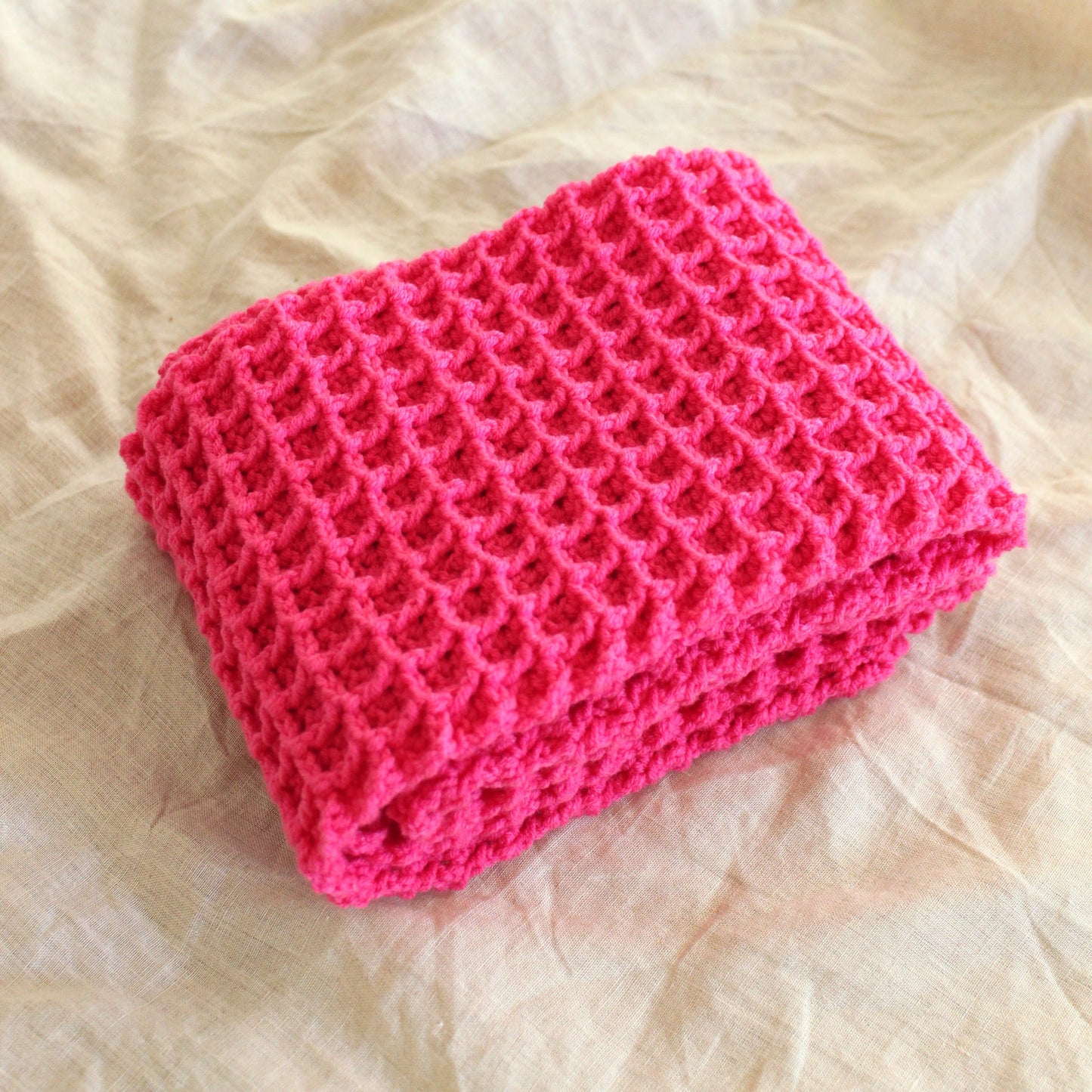 Bufanda de crochet WAFFLE en rosa caramelo